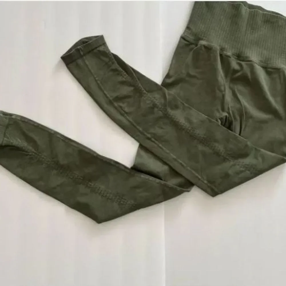 NWOT Free People High-Rise 7/8 Length Good Karma Leggings- Secret Moss - Picture 4 of 4